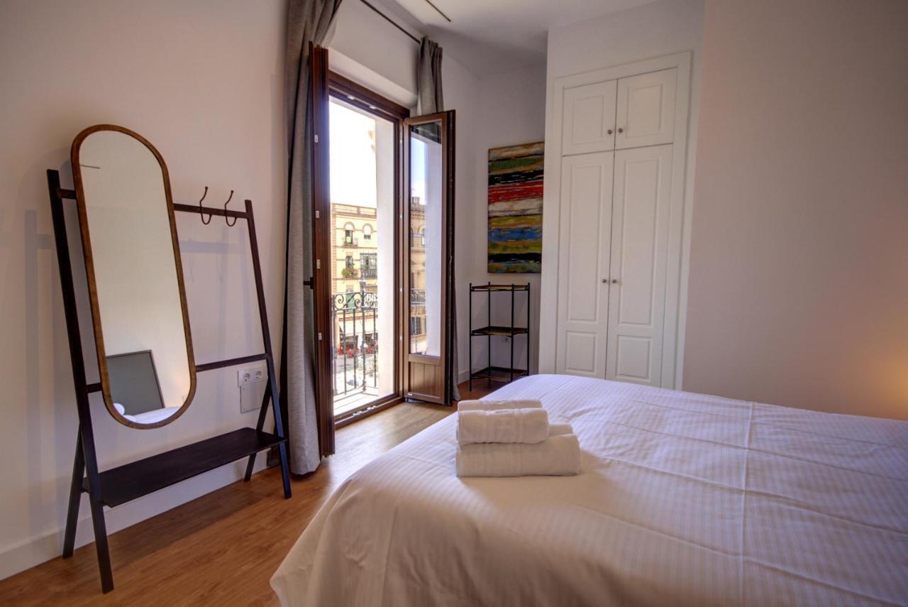 Apartamentos Setas Center Севилья Экстерьер фото